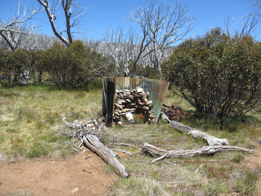 What's left of Batty's hut post bushfires - RB